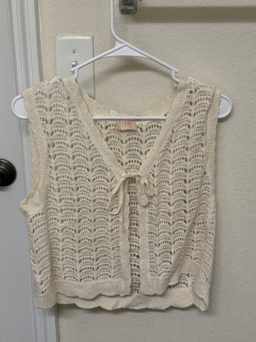 LG Crochet Tie-Front Vest in Cream